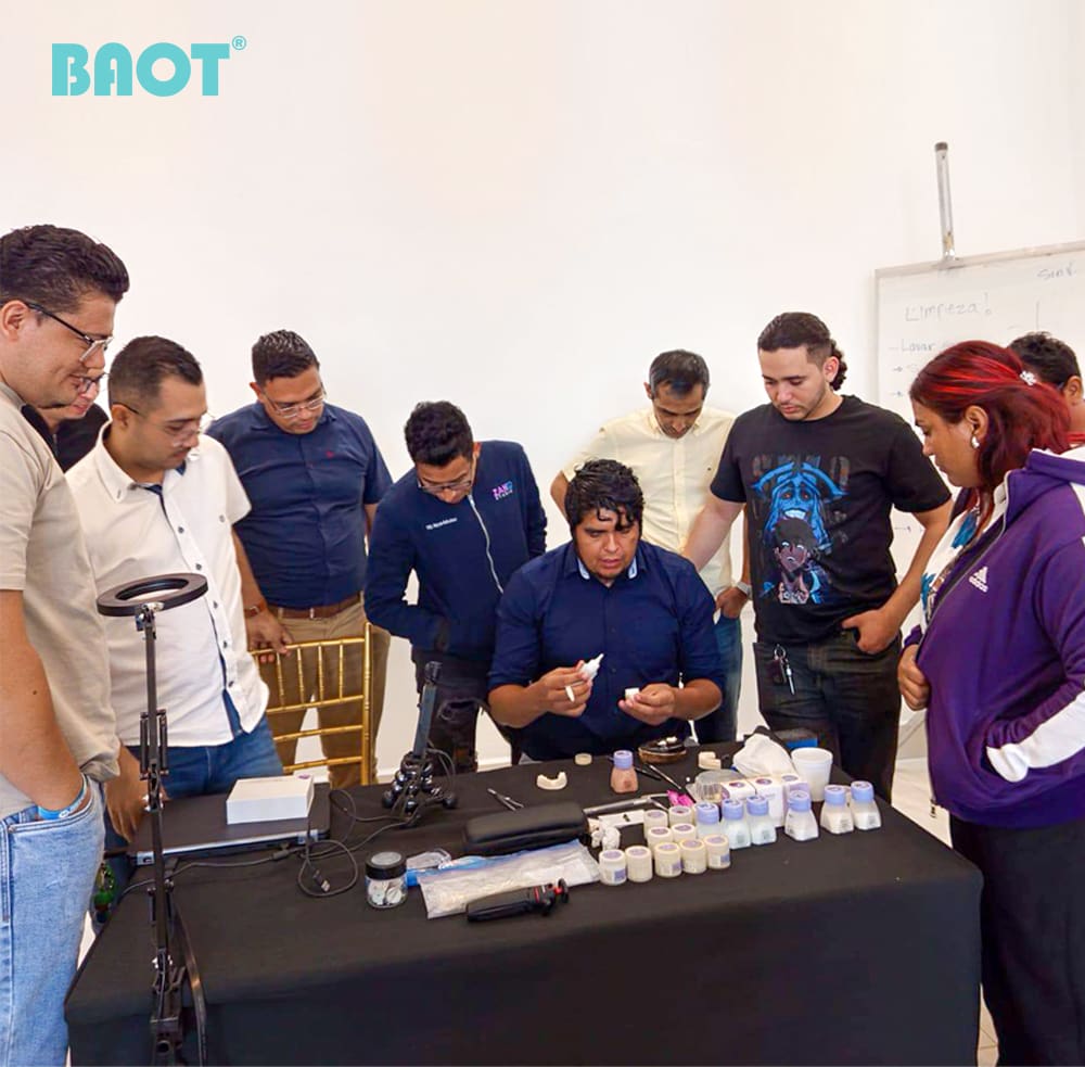 Nikaragua'da Ernesto Larios Montano ile Diş Porseleni Ustalık Sınıfı