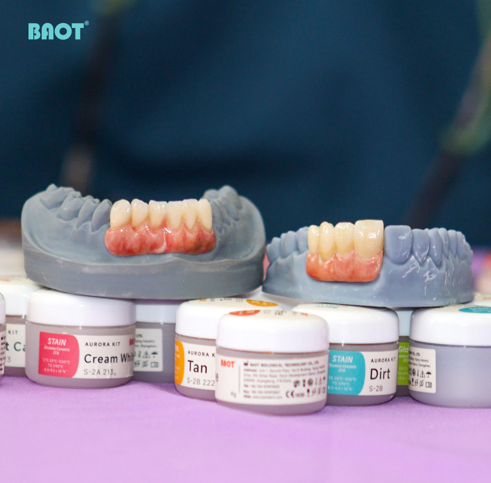 Diş Hekimliği Eğitim Semineri Heyecan Yaratıyor: BAOT KOL Yeni Ürününü Sergiliyor